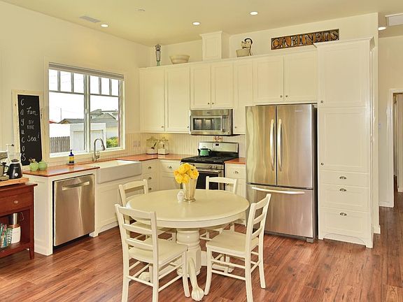 Kitchen, dining area