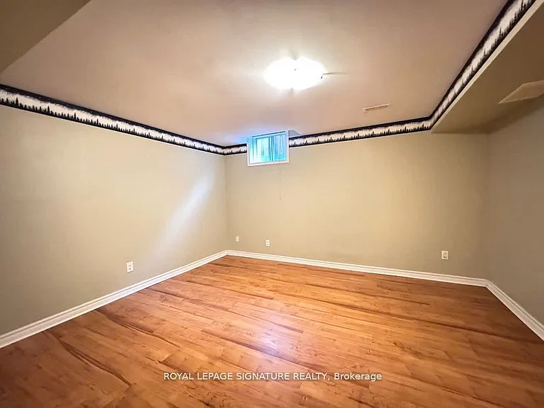 285 Mississaga St #BASEMENT — Photo 14