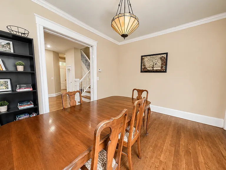 1826 Ingleside Ter NW — Photo 4