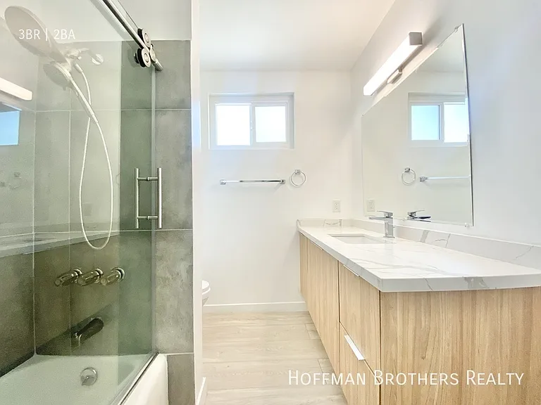 1017 Ocean Park Blvd #7 — Photo 10