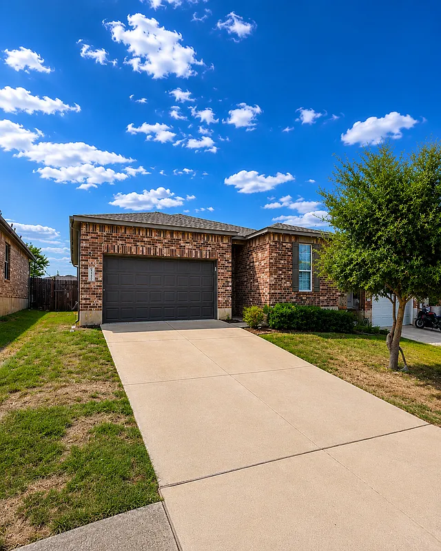 3 bed, 2.0 bath, 1670 sqft, $2,000 — Photo 1