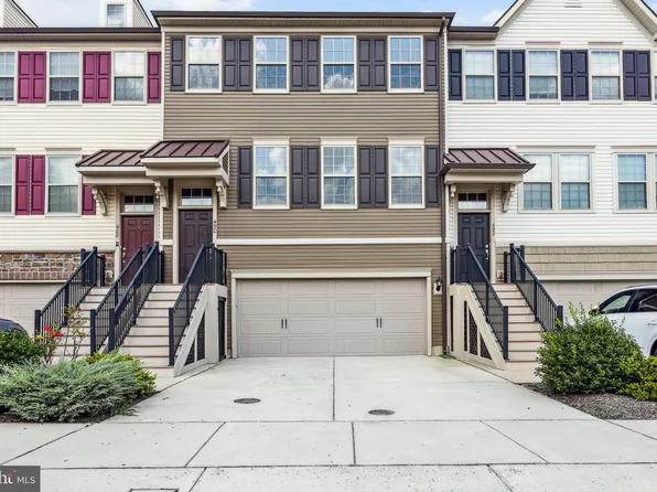 490 Rowan St, Warminster, PA 18974