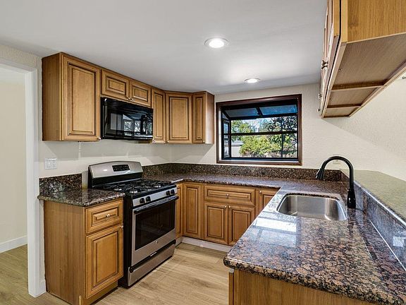 3rd image of 2932 Calle Estepa