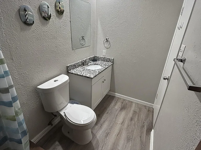 Cloverglen Dr — Photo 8