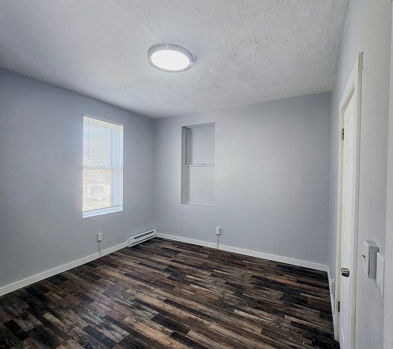 1st image of 2228 N Astor St #6