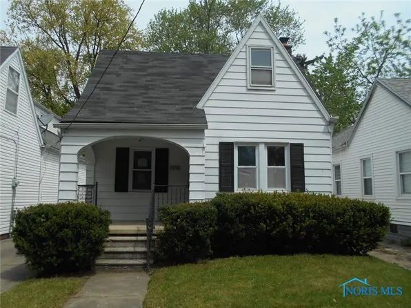 1916 Barrows St, Toledo, OH 43613