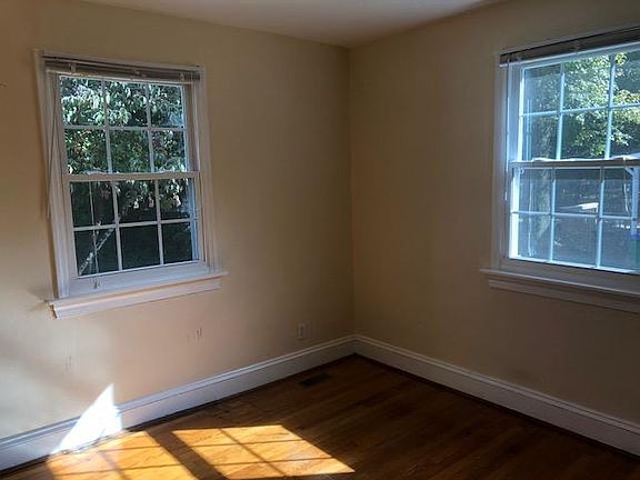 4th image of 3811 Hawthorne Ave #A