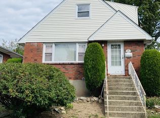 225 Tysens Ln, Staten Island, NY 10306