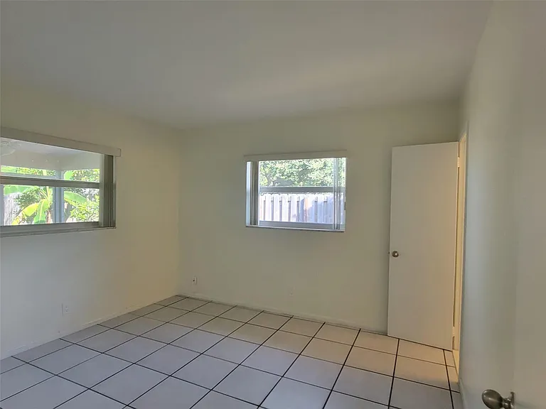 1601 SW 1st Ter #1 — Photo 13