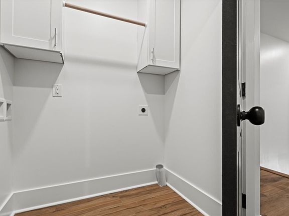 2nd image of 1316 Twelve Oaks Ln #1
