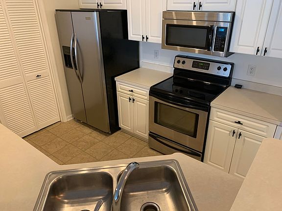 2nd image of 1020 Grand Oak Ln