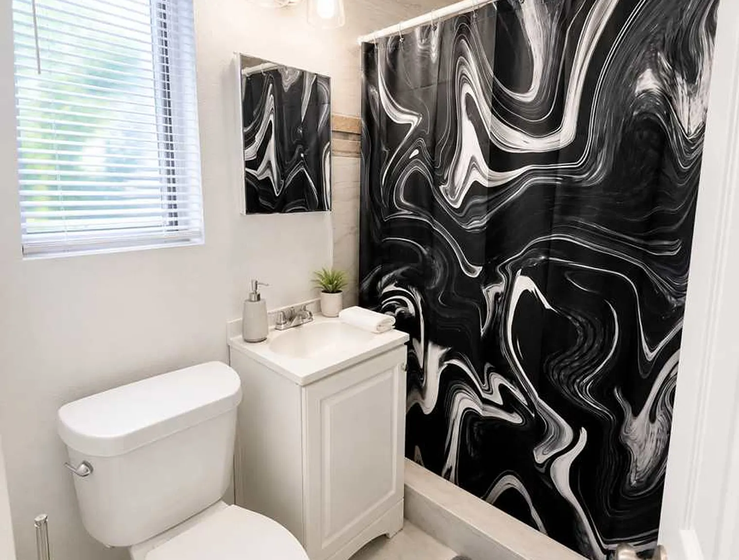 Studio, 1.0 bath, 290 sqft, $2,027 — Photo 3