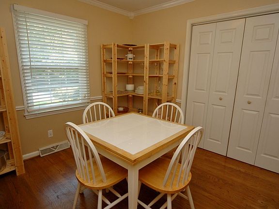 3rd image of 603 Meade Dr