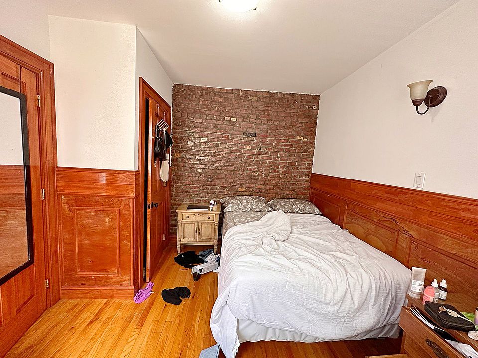 1st image of 424 E 13th St #28B