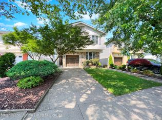 230 Abingdon Ave, Staten Island, NY 10308