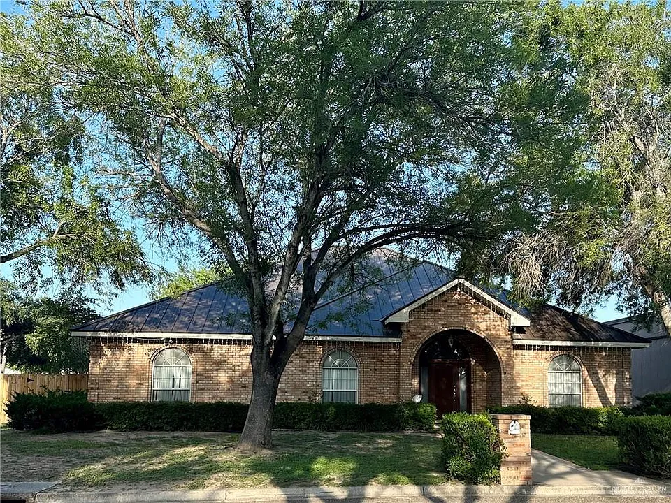 3206 W San Luis Cir