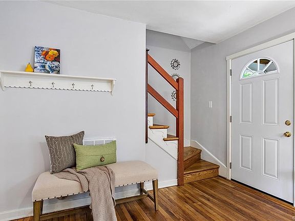 3rd image of 3501 Rosewood Ave