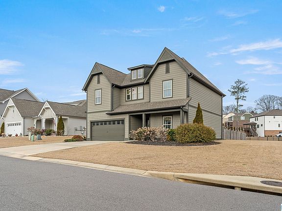 2nd image of 10 Macdonald Cv