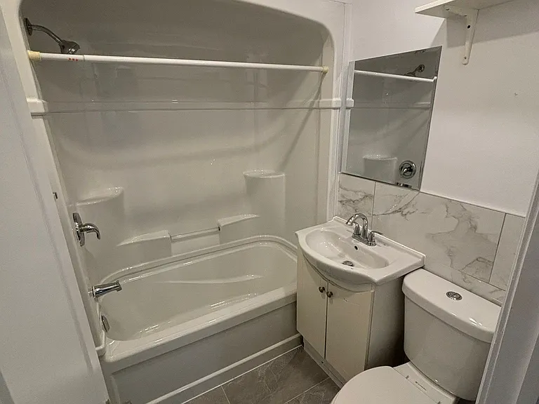 1404 Rosenthal Ave #18 — Photo 6