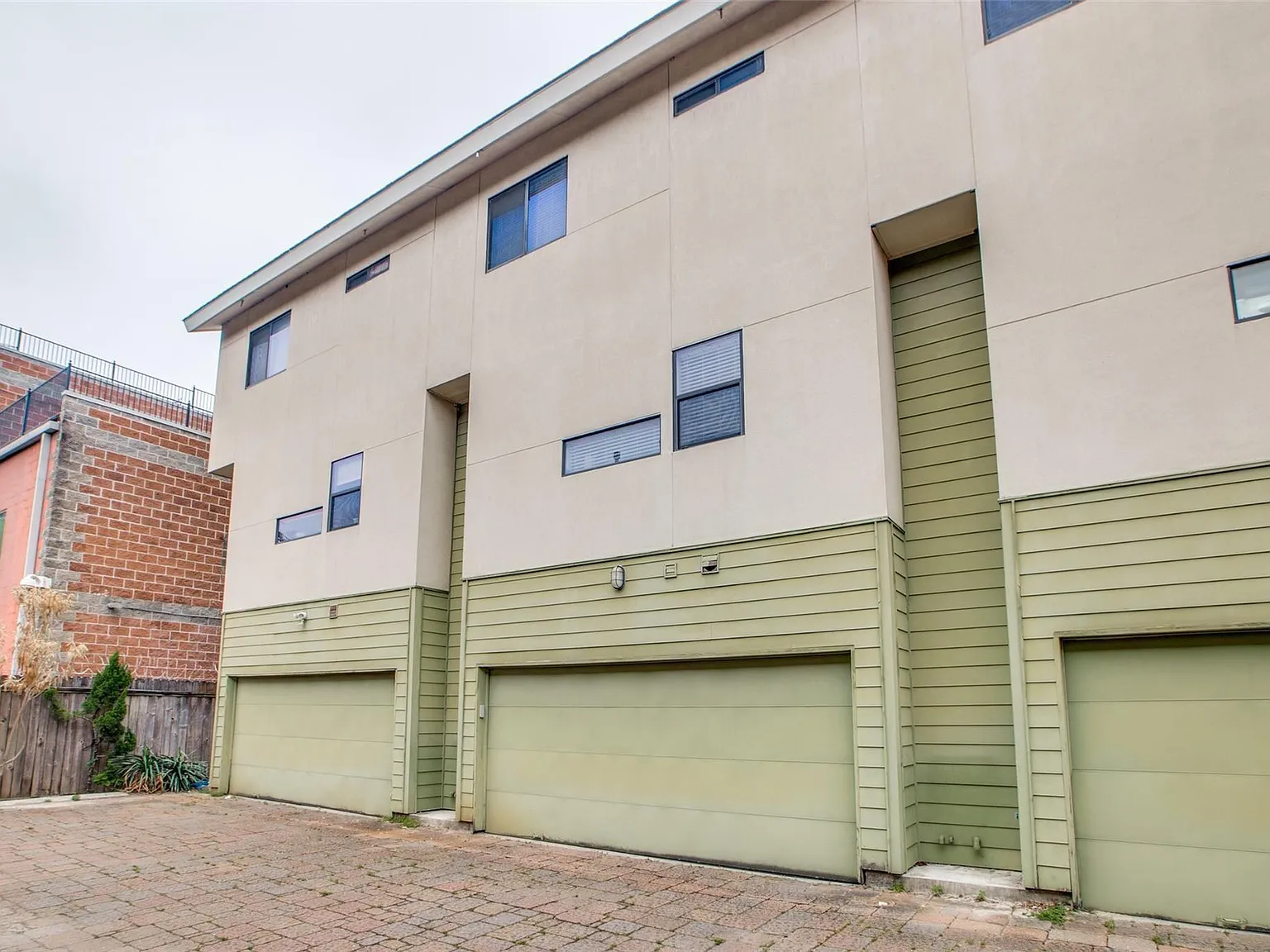 2 bed, 2.5 bath, 1848 sqft, $2,500 — Photo 4