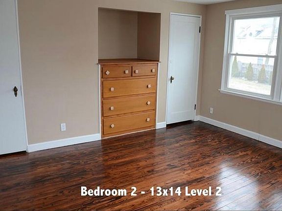 3rd image of 115 N Locust St #1-2