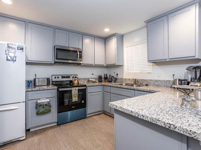 8405 Pioneer Dr, Bakersfield, CA, 93306