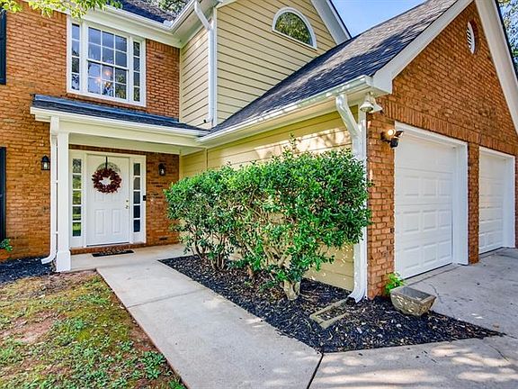 3rd image of 474 Meadowfield Ct