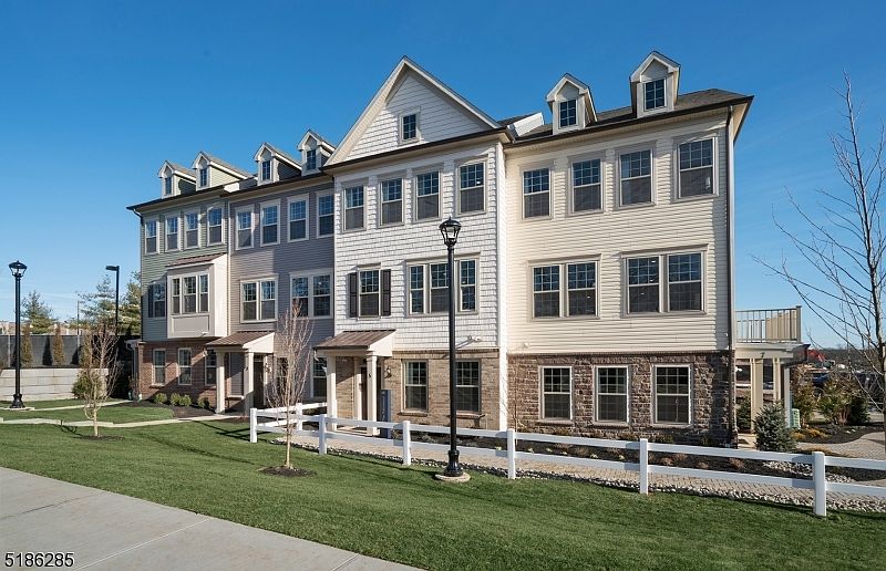 1st image of 7 Ambrosia Court
