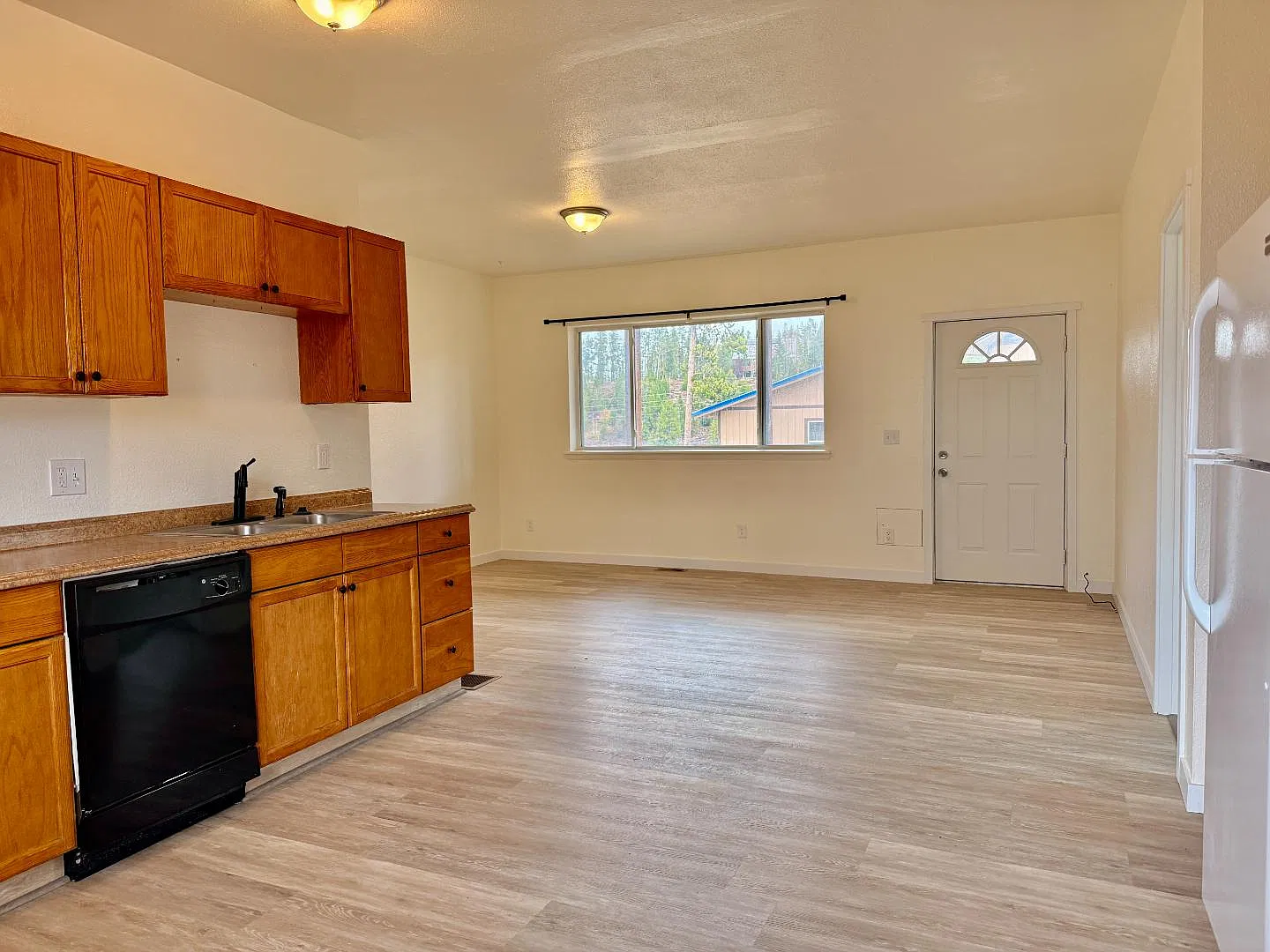 812 Wapiti Dr - 812 Wapiti #A — Photo 4