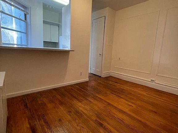 3rd image of 140 W 71st St APT 7H