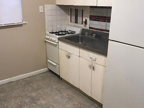 3rd image of 9630 Saint Jerome Ln