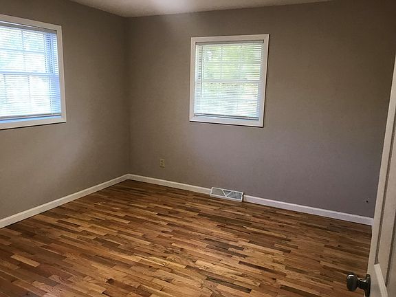 5th image of 1311 N Henderson St