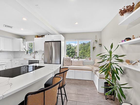 5th image of 311 Palisade Ave APT 2A