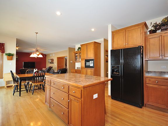 3rd image of 6306 Sequoia Ct