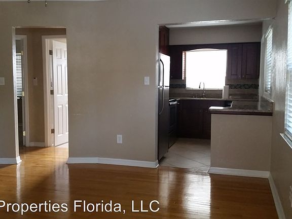 5th image of 408 S Melville Ave APT B
