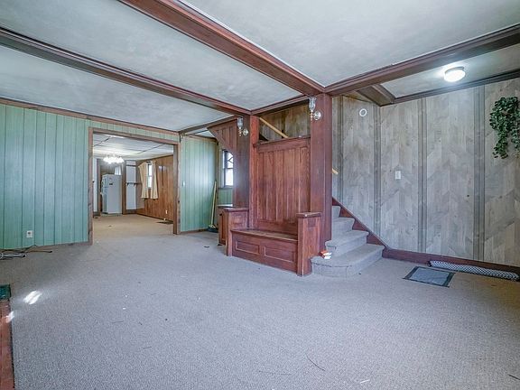 5th image of 1146 N Main St