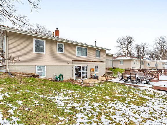 5th image of 2223 Saines Manor Dr