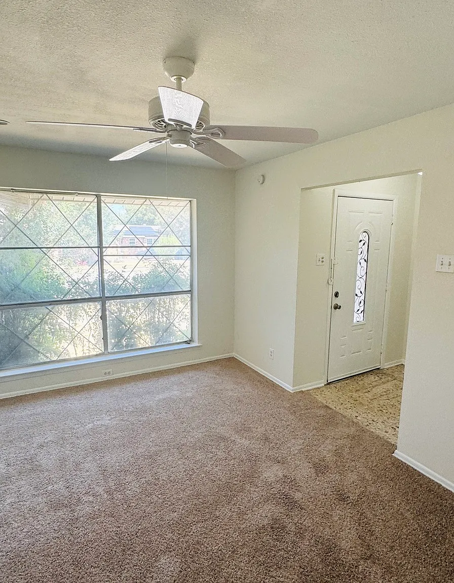 3 bed, 2.0 bath, 1859 sqft, $1,775 — Photo 4