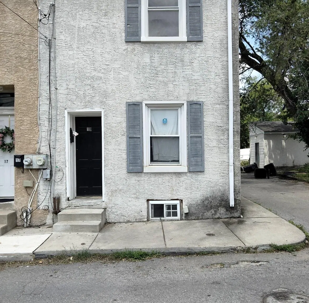 3 bed, 1.0 bath, 1148 sqft, $1,700 — Photo 1