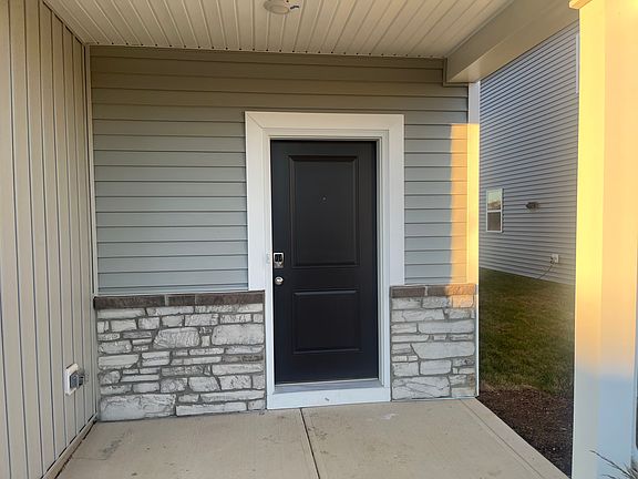 3rd image of 2712 Drycreek Ct