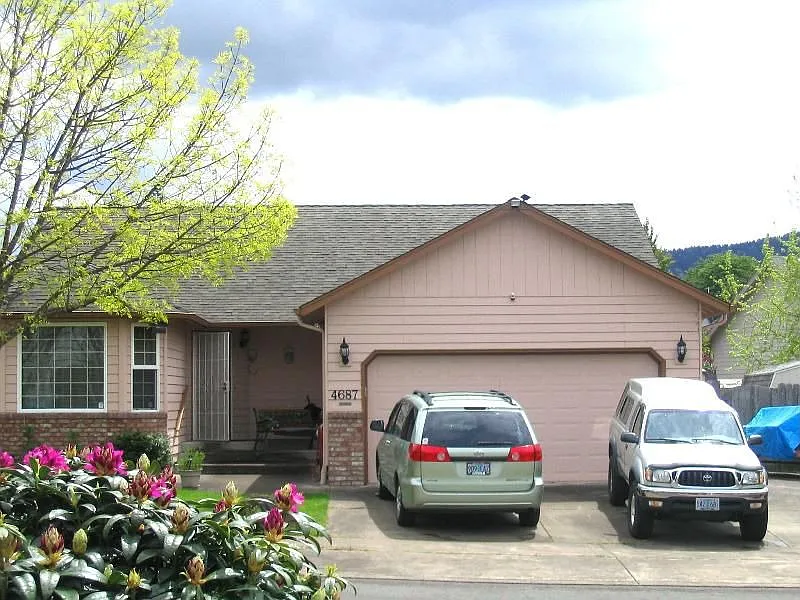 4687 Holly St photo 1