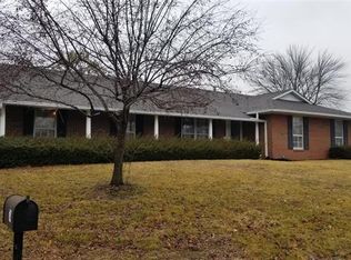 74 Glenwood Dr, Glen Carbon, IL