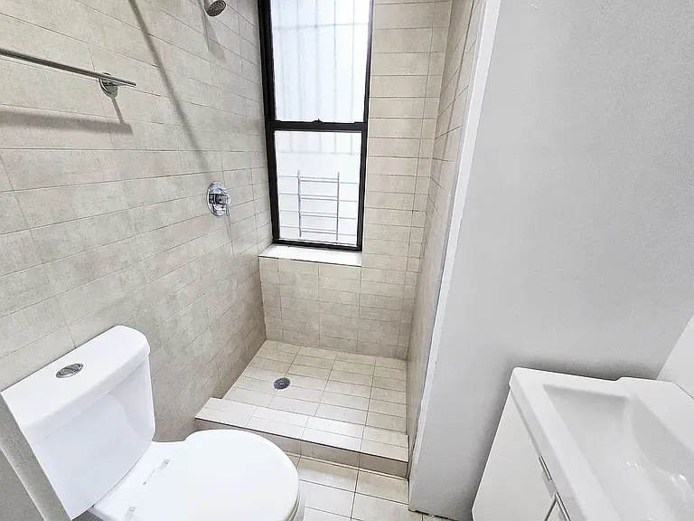 321 Malcolm X Blvd #1A — Photo 5