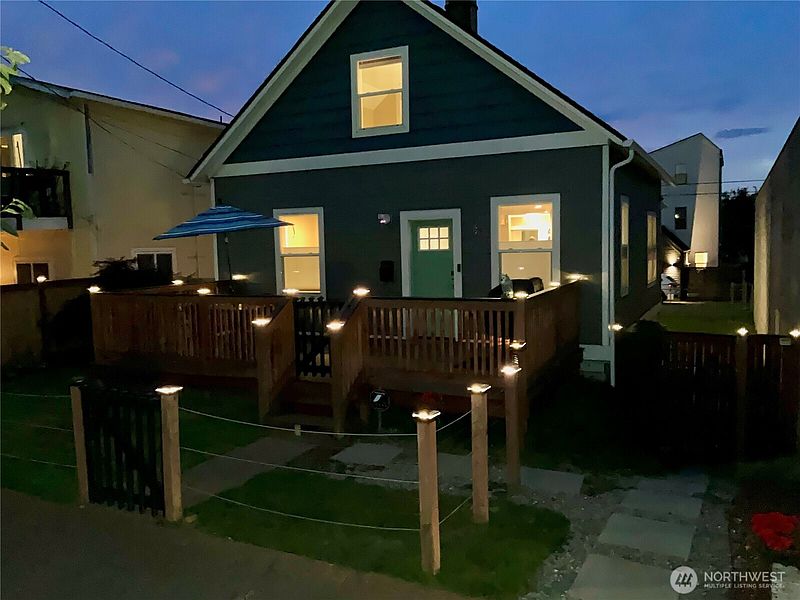 4th image of 6271 Ellis Avenue S