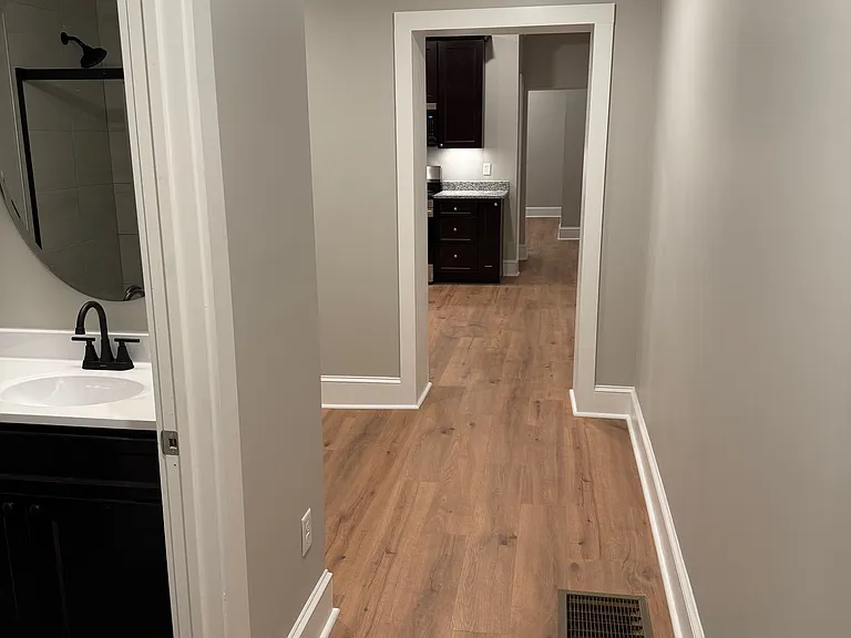 1007 Russell St #1 — Photo 4