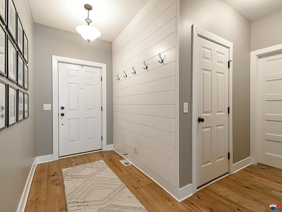 5th image of 2819 W Rose St