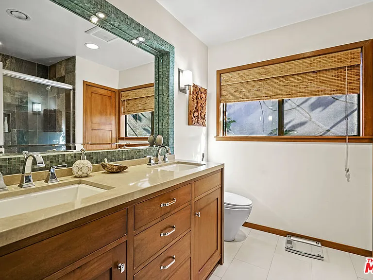 730 Basin Dr — Photo 36