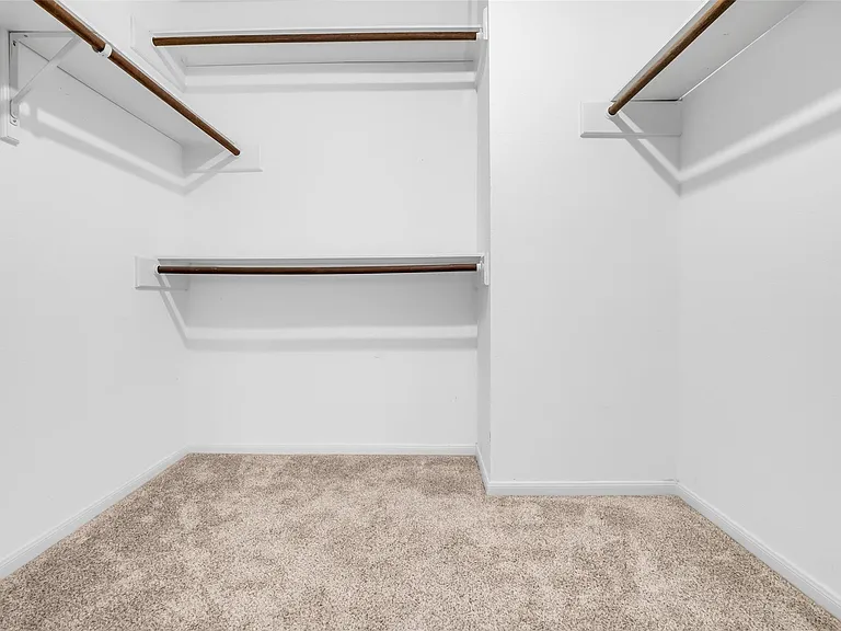 13740 Hollowgreen Dr #605 — Photo 28