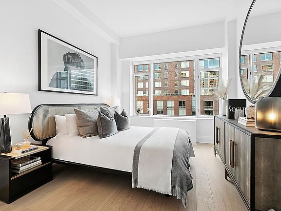 5th image of 210 Warren St #12M