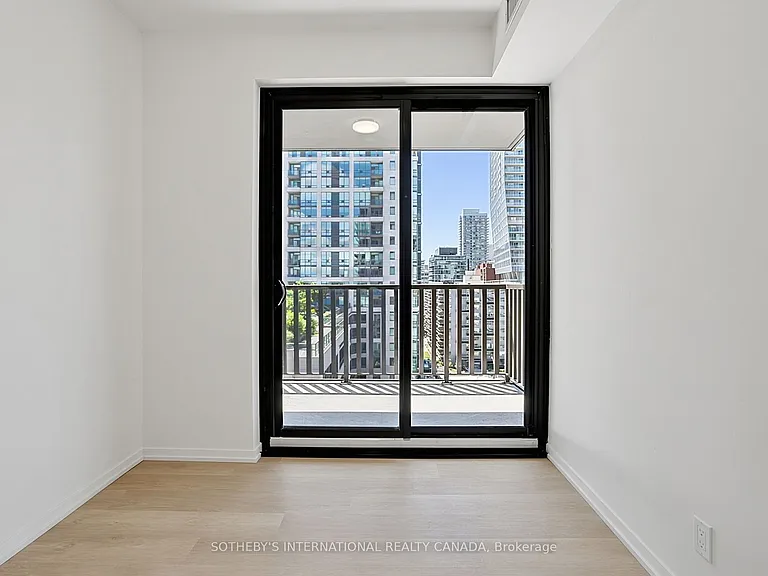 109 Erskine Ave #1110 — Photo 23